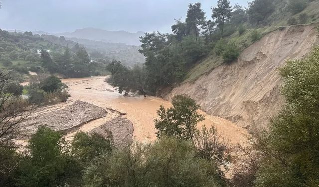 Aydın'da dere taştı; 9 ev tedbir amaçlı tahliye edildi