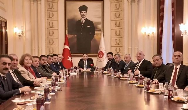 Bakan Gürlek, Nevşehir Valisi Ali Fidan ve beraberindeki heyeti ile bir araya geldi