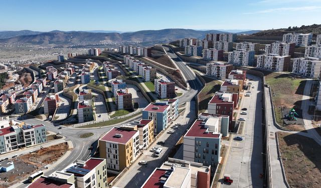 Depremzedeler, yeni yuvalarının ödeme planını sevinçle karşıladı