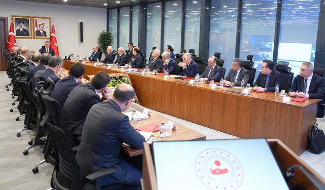 İçişleri Bakanı Çiftçi, birim amirleriyle bir araya geldi