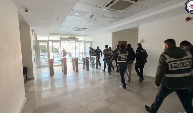 Kırşehir merkezli 9 ilde dolandırıcılık operasyonu: 17 tutuklama