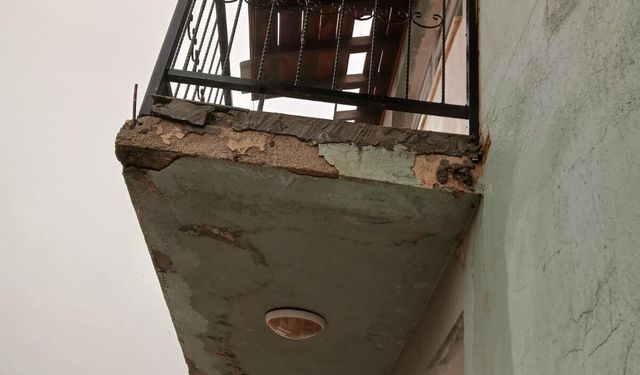 Mersin'de sağanak ve fırtına hayatı olumsuz etkiledi