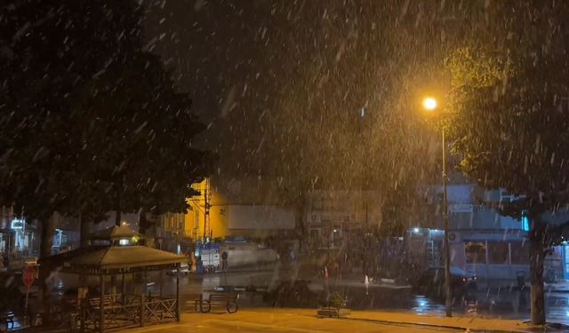 Mersin'in yüksek kesimlerinde etkili kar yağışı