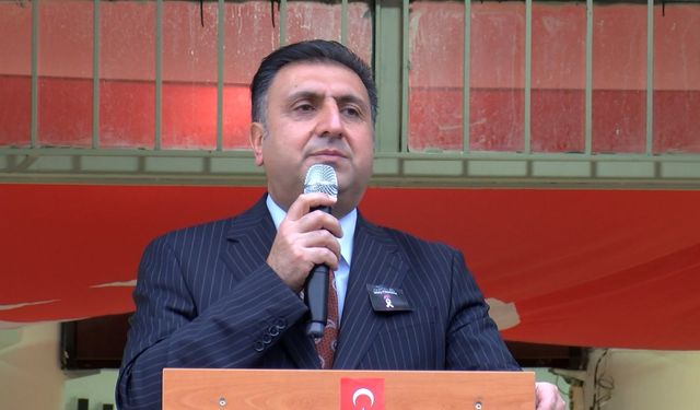 Okullarda 6 Şubat depremlerinin 3'üncü yılında saygı duruşu