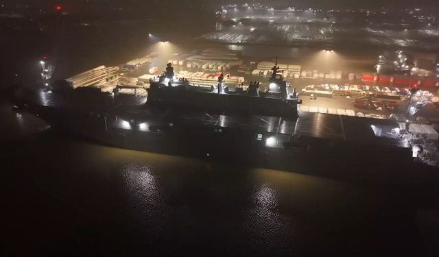 TCG Anadolu, 'Steadfast Dart-26 Tatbikatı' kapsamında görevli kara unsurları Emden Limanı'na ulaştırdı