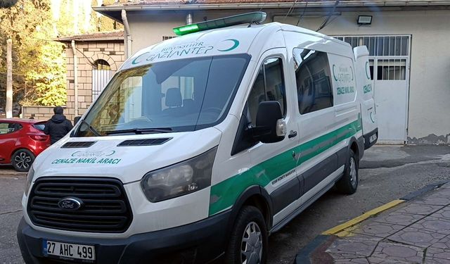 Üvey kardeşi darbetti, kaldırıldığı hastanede kalp krizinden öldü