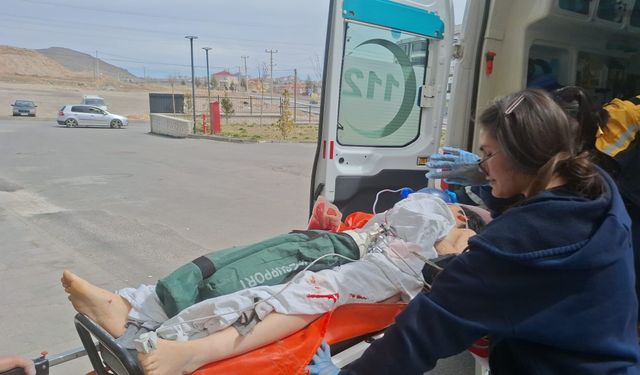 Boşanma aşamasındaki eşini bıçaklayıp, intihar girişiminde bulundu