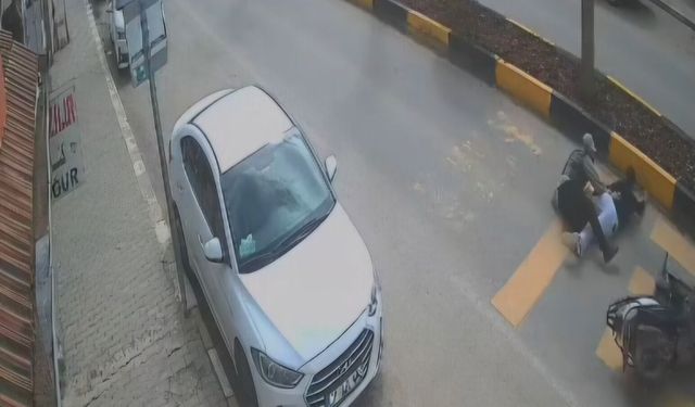 Devrilen motosikletteki 2 kişi yaralandı