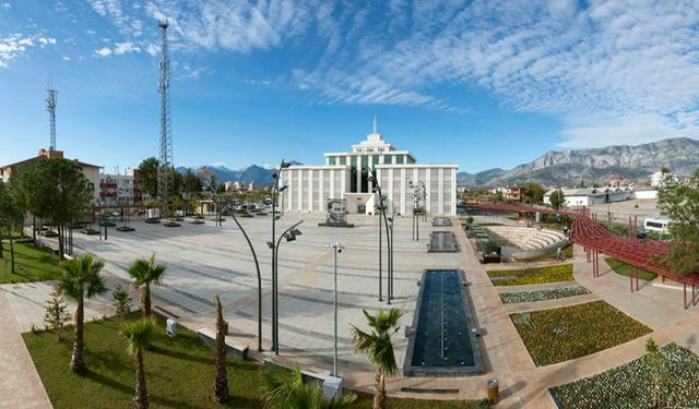 Döşemealtı Belediyesi'ne 'asfalt ihalesi' operasyonu; eski başkan dahil 22 gözaltı kararı