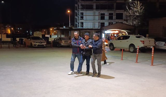 Ev hapsi cezasını ihlal eden hükümlü dolmuşta yakalandı