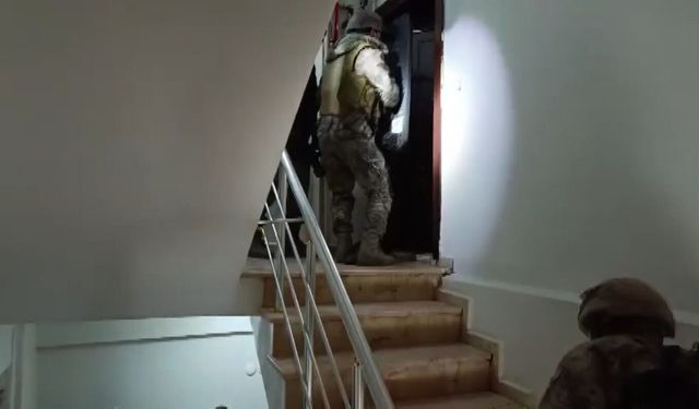 Eyüpsultan'da kuyumcudan milyonlarca liralık hırsızlık yapan 8 kişi yakalandı