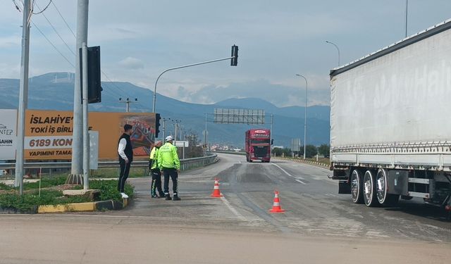 Gaziantep'te TIR ile otomobil çarpıştı: 2 yaralı