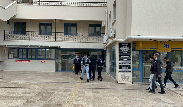 Marmaris'te kart dolandırıcıları tutuklandı