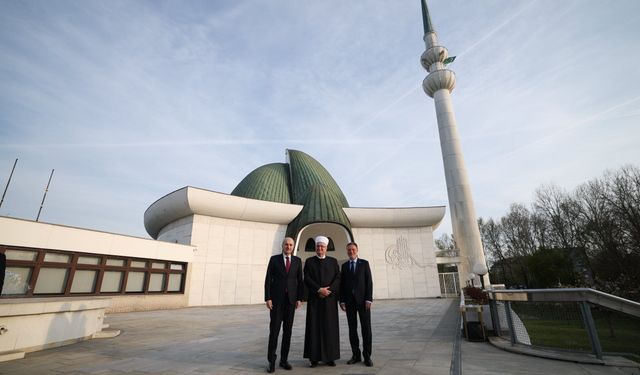 TBMM Başkanı Kurtulmuş, Zagreb Camii ve İslam Merkezi'nde 'Ayasofya' temalı sergi açılışında konuştu