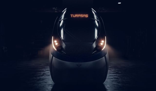 Türkiye'nin ürettiği ilk hızlı tren, raylara iniyor