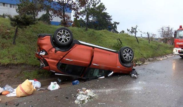 Tuzla TEM Otoyolu'nda kaza yapan otomobile başka araç çarptı; 2 si çocuk 7 yaralı