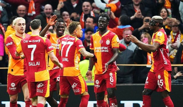 Galatasaray : 3-0 : RAMS Başakşehir FK