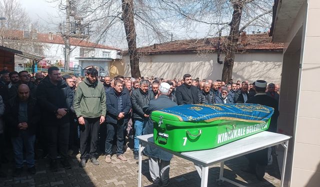 Babalarını bıçak ve nacak ile öldüren 2 kardeş, adliyeye sevk edildi