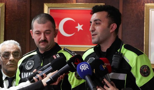 Bahçelievler'de, 3 aylık bebeği hastaneye ulaştıran zabıta ekibi ödüllendirildi