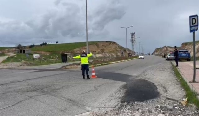 Batman'da üniversite yolu üzerinde heyelan