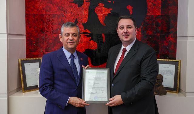 CHP lideri Özel, Kuzey Makedonya'dan THP heyeti ile görüştü