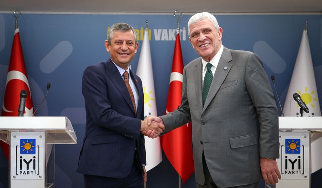 CHP lideri Özgür Özel: Demokrasi için ara seçim, millet için ara zam şarttır