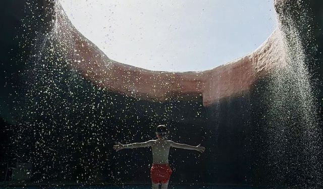 İngiliz oyuncu Antalya'da tatil yapıyor