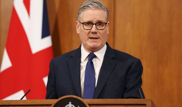 İngiltere Başbakanı Starmer: Çocukları internette güvende tutmak için ne gerekiyorsa yapacağım