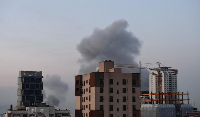 İran Kızılayı'na ait yardım deposu ABD-İsrail saldırısına uğradı