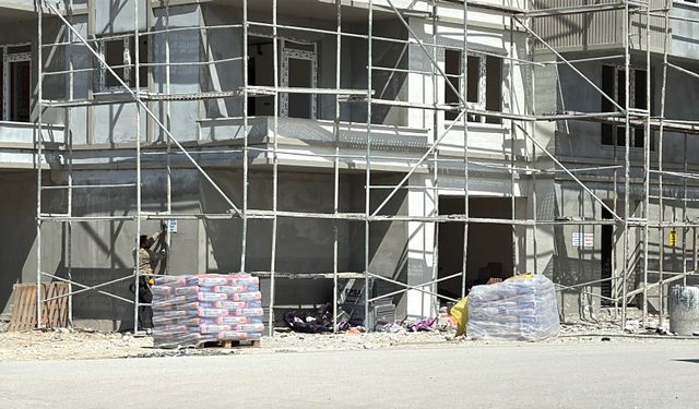 Kütahya'da iskeleden düşen 2 işçi yaralandı