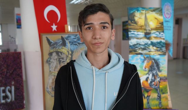 Şırnaklı Hüsam, resimleriyle ABD'nin prestijli sanat okuluna birinci sıradan ve tam burslu kabul aldı