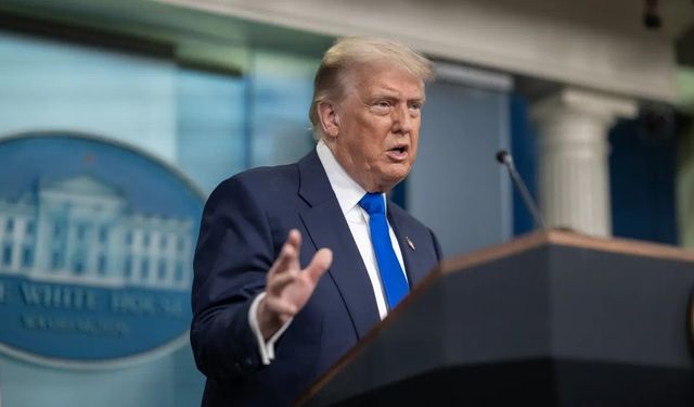 Trump'tan İran'a yeni tehdit: Hürmüz Boğazı'nı açın, yoksa salı günü cehennemi yaşayacaksınız