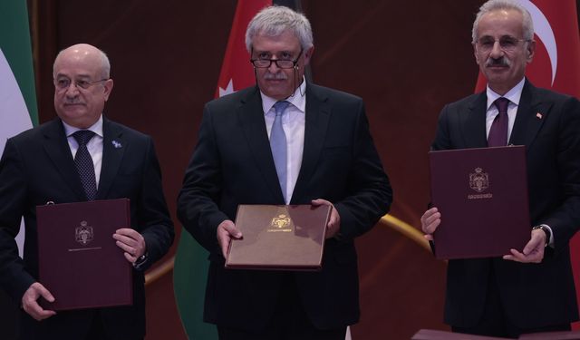 Türkiye, Ürdün ve Suriye arasında ulaştırma iş birliği mutabakatı imzalandı