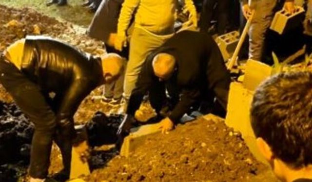 Mardin'de cami tuvaletinde ölü bulunan kişi toprağa verildi