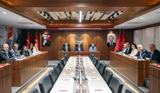 CHP lideri Özgür Özel, Yürütme Kurulu toplantısına başkanlık etti