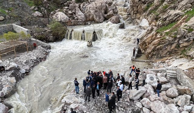 Beyttüşebap'ta derelere yakın 20 ev tahliye edildi