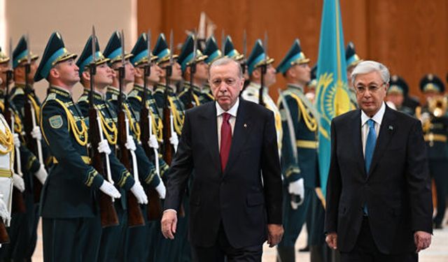 Cumhurbaşkanı Erdoğan, Kazakistan Cumhurbaşkanı Tokayev ile bir araya geldi