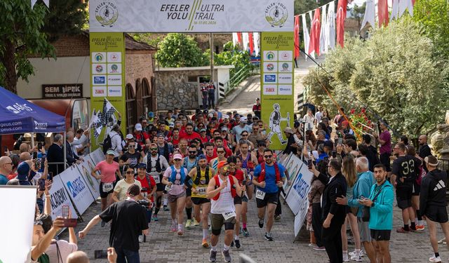 Efeler Yolu Ultra Trail'de madalyalar verildi