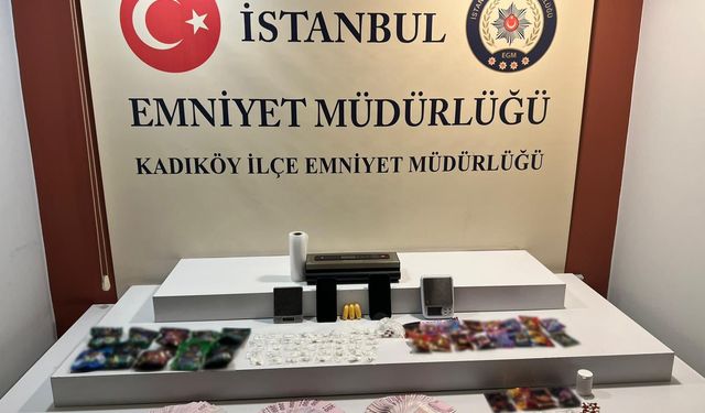 Kadıköy'de durdurulan araçta yasaklı madde çıktı
