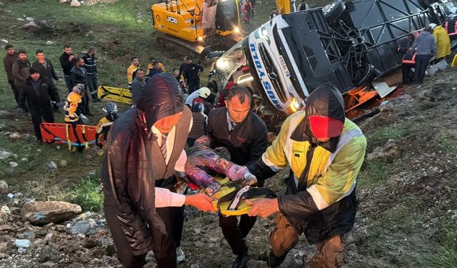 Malatya'da otobüs devrildi: 4 ölü, 40 yaralı