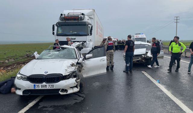 Şanlıurfa'da zincirleme kaza: 2 ölü, 2 yaralı