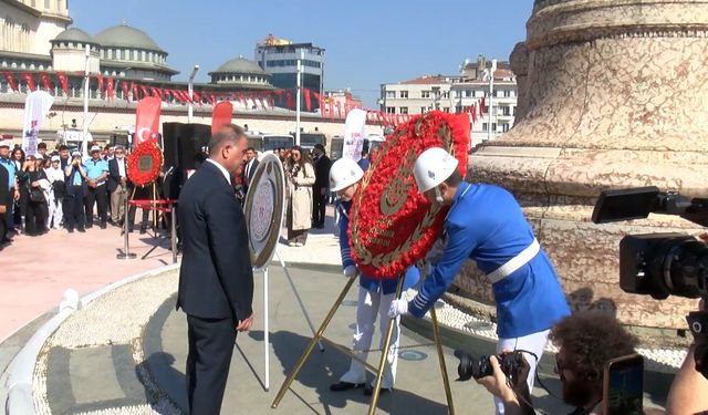 Taksim'de 19 Mayıs Atatürk'ü Anma Gençlik ve Spor Bayramı töreni