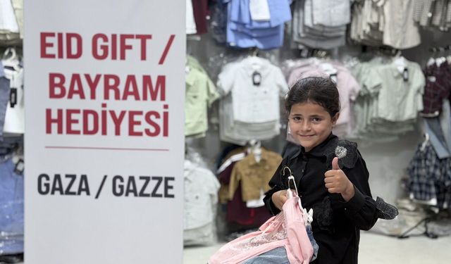 Türk Kızılay'dan Gazzeli çocuklara bayramlık kıyafet yardımı