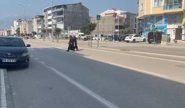 Bursa’da otomobilin çarptığı kadın ağır yaralandı