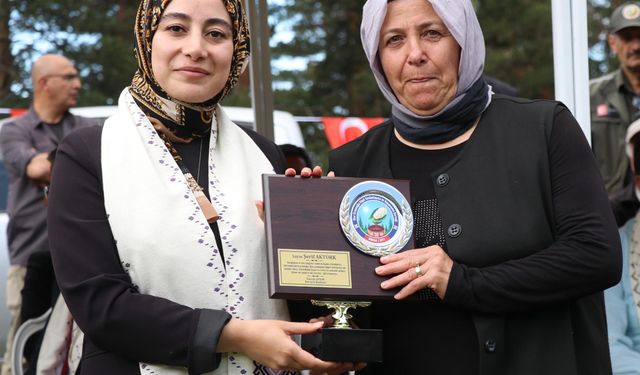 'Karnavas Dut Pekmezi Festivali renkli görüntülere sahne oldu