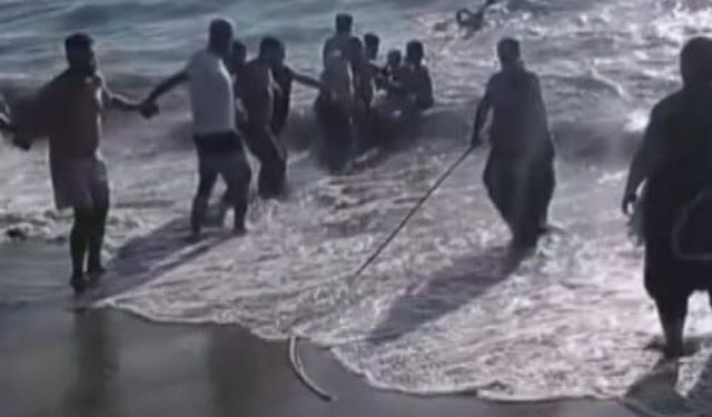 Kuşadası'nda denize giren 3 kişi boğuldu