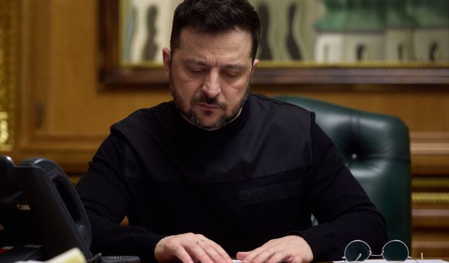 Zelenskiy: Rusya, bir haftada 106 füze ve yaklaşık 2 bin 200 SİHA ile saldırdı