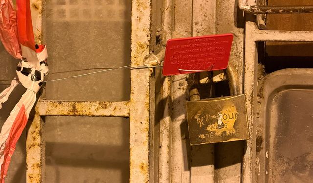 Güngören'de 5 katlı binanın balkonu çöktü; bina sakinleri tahliye edildi