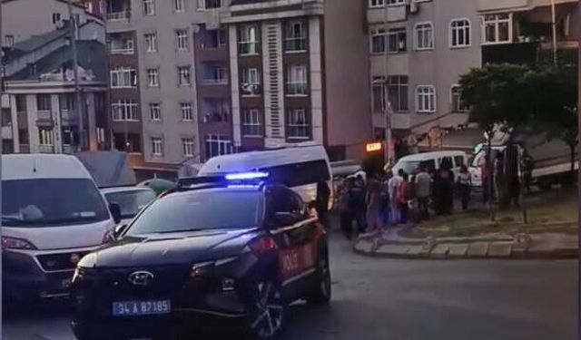 Kağıthane'de eski kız arkadaşının sevgilisini bacağından bıçakladı