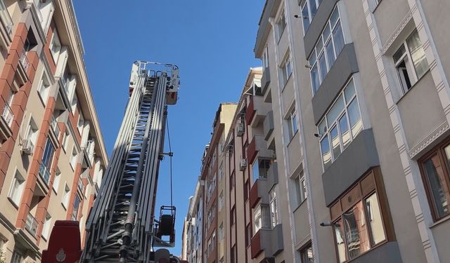 Bahçelievler'de 7 katlı binada çıkan yangın söndürüldü